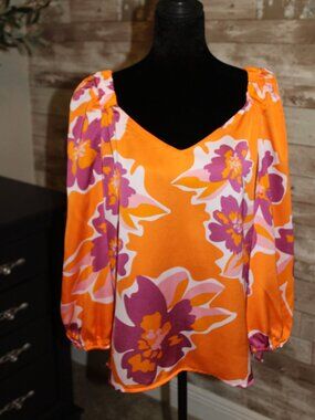 Bright Floral Flirty Top Cottagecore Feminine Light Weight V-neck Elastic Should